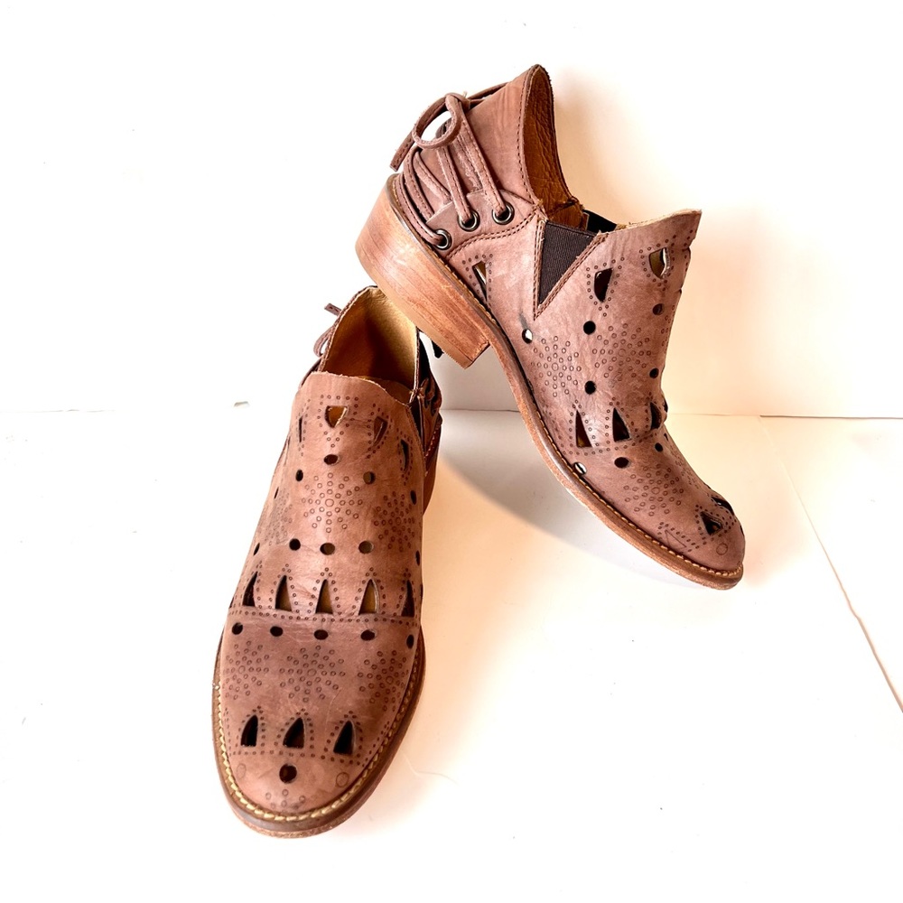 CWY By COOLWAY Anisse Leather Laser Cut Ankle Booties—SZ. 6